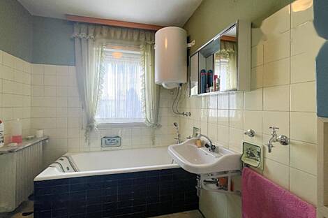 Дом, Вич, Любляна: 11