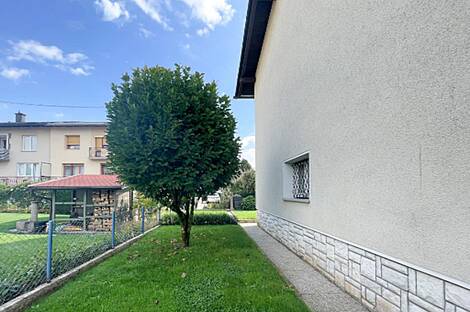 Дом, Вич, Любляна: 16