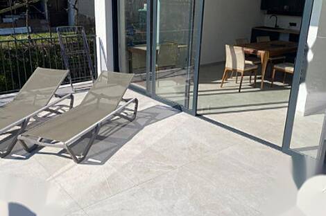 Дом в Новом Портороже имеет два этажа: 1