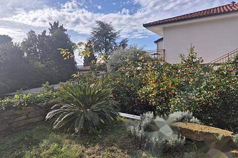 Дом в Новом Портороже имеет два этажа: 4