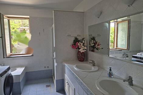 Дом в Новом Портороже имеет два этажа: 8