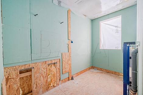 Четырехкомнатная квартира в Новой Чрной Вас: 15