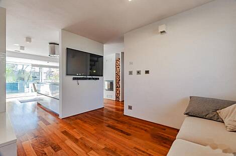 Дом с террасой в районе Бежиград: 5