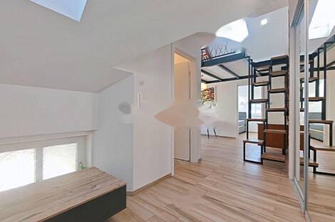 Рядом с УКЦ расположена 2,5-комнатная квартира.: 4