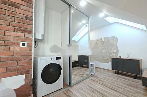 Рядом с УКЦ расположена 2,5-комнатная квартира.: 6