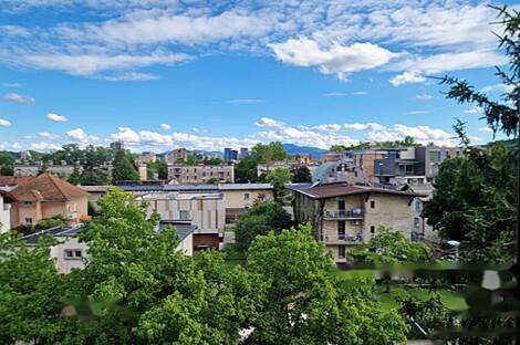 Квартира с тремя комнатами в Бежиград.: 2