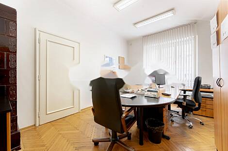 Многокомнатная квартира, минимум пять комнат, в Центральном районе: 11