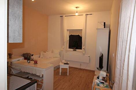 В Любляне в центре расположен дом с террасой: 5