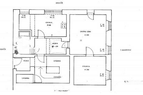 В Любляне в центре расположен дом с террасой: 6