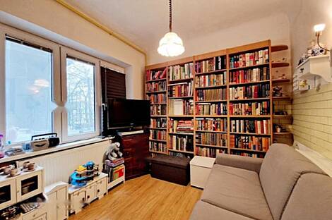 В Любляне в центре расположен дом с террасой: 15