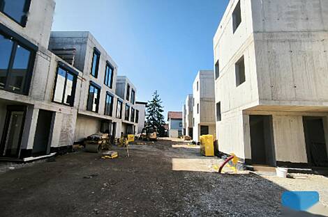 В Шишке имеется дом с террасой: 1