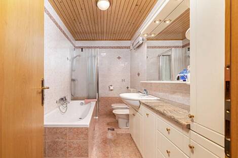 Дом на пересечении набережной Петковша и Трубаревой улицы: 14