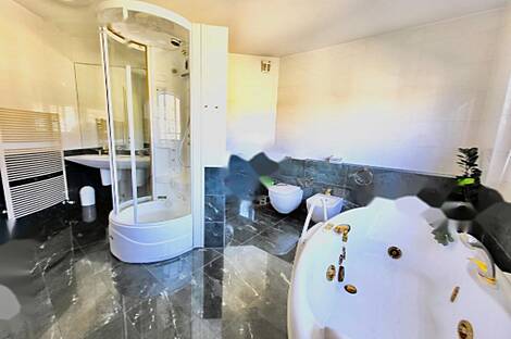 Квартира с четырьмя комнатами в центре: 24