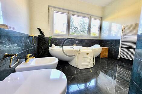 Квартира с четырьмя комнатами в центре: 26