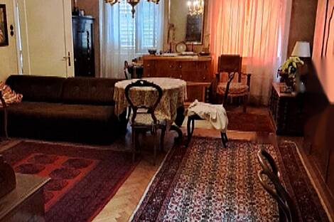 Квартира с тремя комнатами расположена в центре города на улице Вегова.: 3