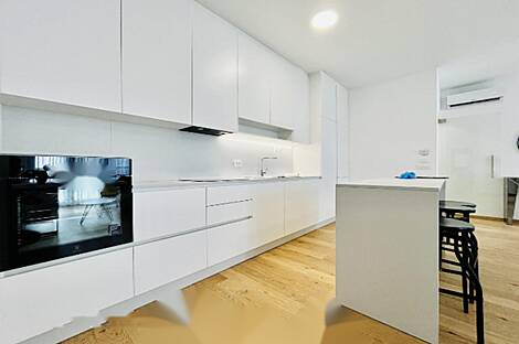 Трёхкомнатная квартира, расположена в центре: 13