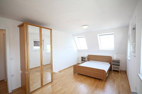 Многокомнатная квартира, расположенная в Мосте: 15