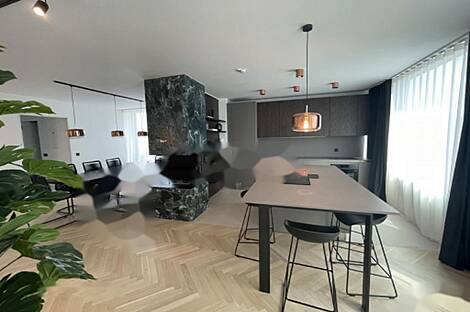 Квартира с пятью комнатами в центре: 1