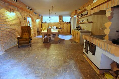 Здание, Любляна Мо́сте: 7