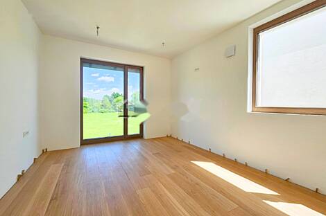 Здание с террасой в Долгом Мосту: 6