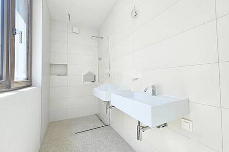 Здание с террасой в Долгом Мосту: 11