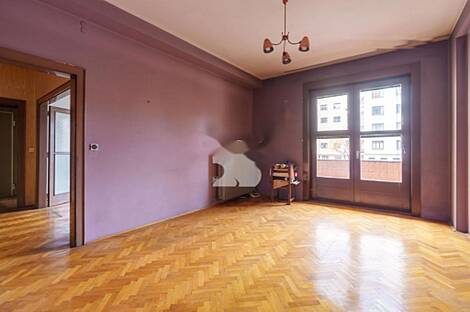 Трехкомнатная квартира с половиной комнаты в центре Любляны.: 1