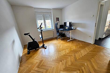 Трехкомнатная квартира Задаток: 8