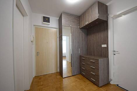 Двух с половиной комнатная квартира в НовоБроде: 7