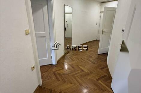 Трехкомнатная квартира в центре: 15