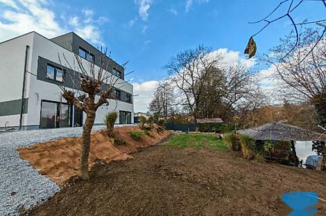 Дом в Новом Трново, стоящий у воды: 12