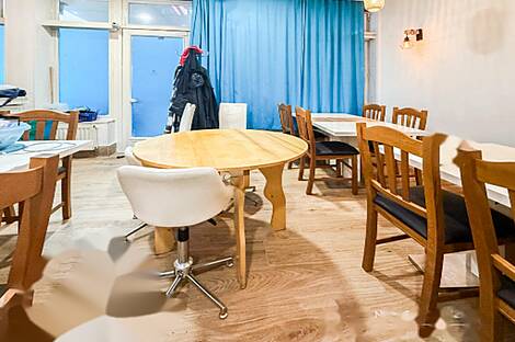 Торговая площадь: 8