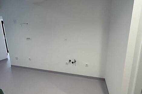 Шентвид: коммерческое здание: 2