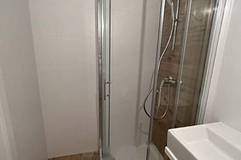 Шентвид: коммерческое здание: 6