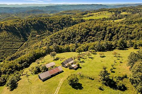 Резиденция, фермерское хозяйство Сеново, Доброва.: 26