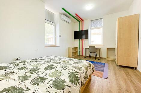 Квартира в доме из трех комнат, известная как Шишка: 6