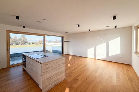 Поле: квартира с четырьмя комнатами: 5