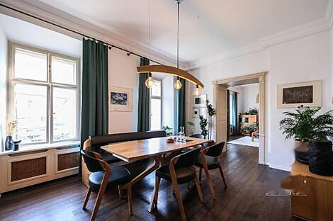 Квартира с четырьмя комнатами в центре города.: 4