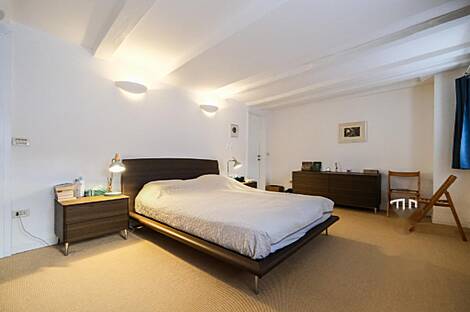 Квартира с четырьмя комнатами в центре города.: 10