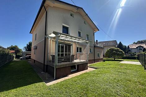 Изба на Ежице: 12