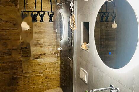 Трёхкомнатная квартира с балконом: 9