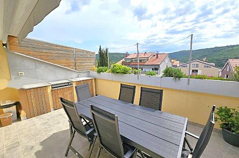 Квартира с пятью комнатами в Луции: 5