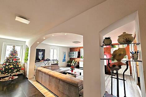 Дом с пятью или более комнатами: 2