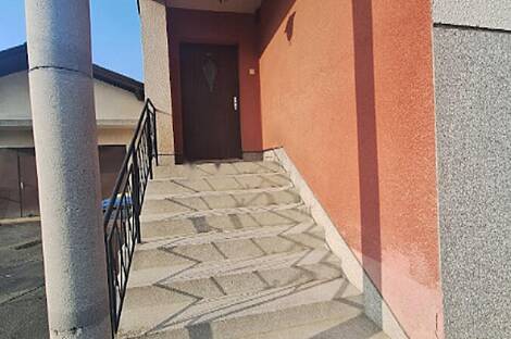 Вич, Любляна, дом у Долгого моста: 9