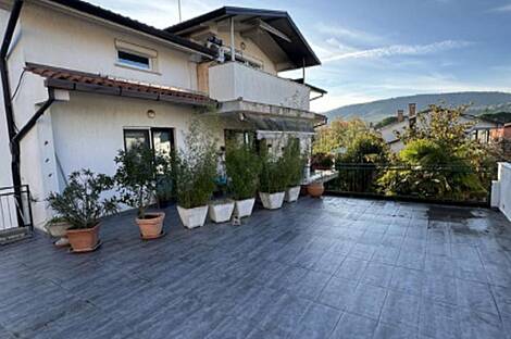 Трёхкомнатное жильё в Шаларе: 1