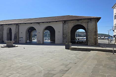 Студия в центре Копера: 2