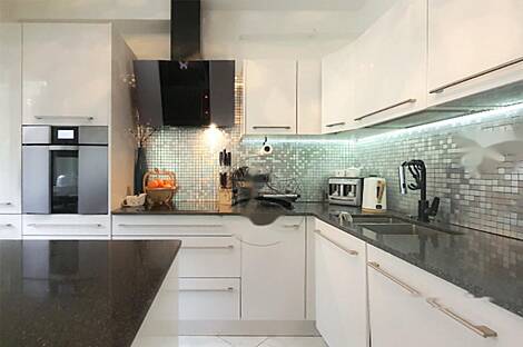 Четырехкомнатные апартаменты с морским видом: 4