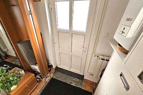 Квартира с тремя комнатами в центральной части города.: 3