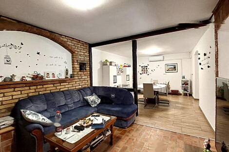 Квартира с двумя комнатами в Шкофие: 1