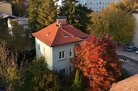 Дом, Мирье: 1