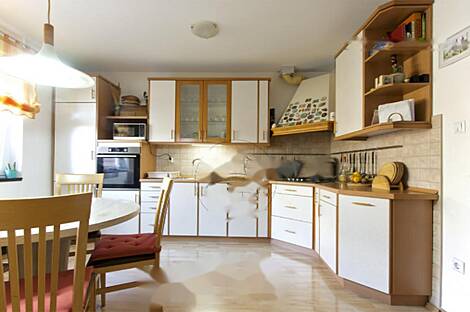 Четырехкомнатная квартира в Новая Лубляна, район Шишка: 1